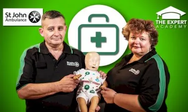 St John Ambulance: Official Baby & Paediatric First Aid