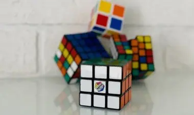 7 Simple steps to solve a 3*3 Rubik's cube