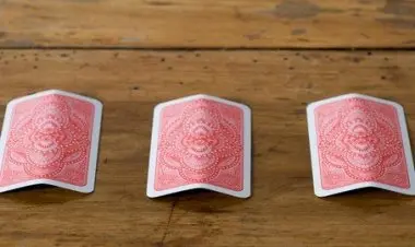 Learn the 3 Card Monte Magic Trick (Tips From the Street)